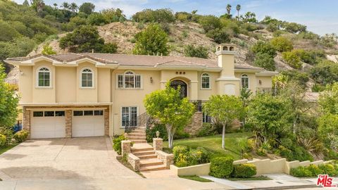 Photo of 3691 Benedict Canyon Lane, Sherman Oaks, CA 91423 (MLS # 25596015)