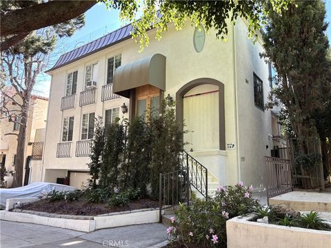 Photo of 944 17th Street #5, Santa Monica, CA 90403 (MLS # SB26022479)