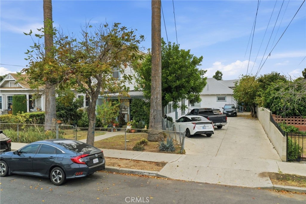 2231 Eastlake