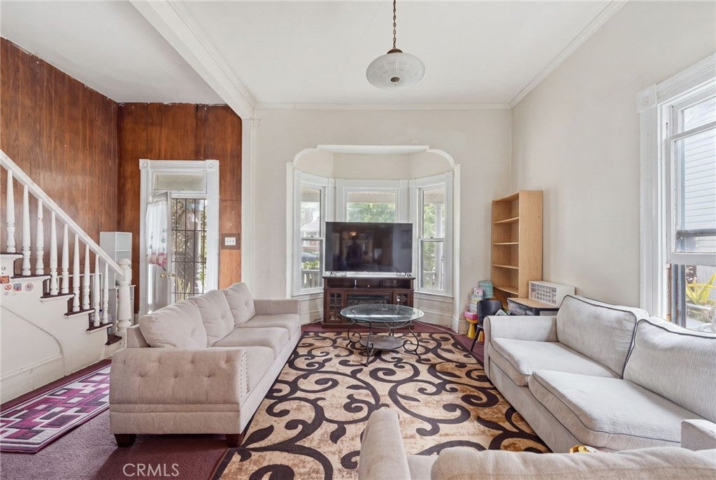 2231 Eastlake