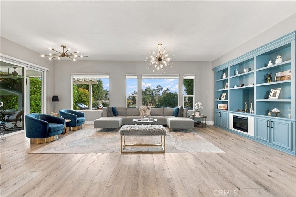 61502 Topaz Drive
