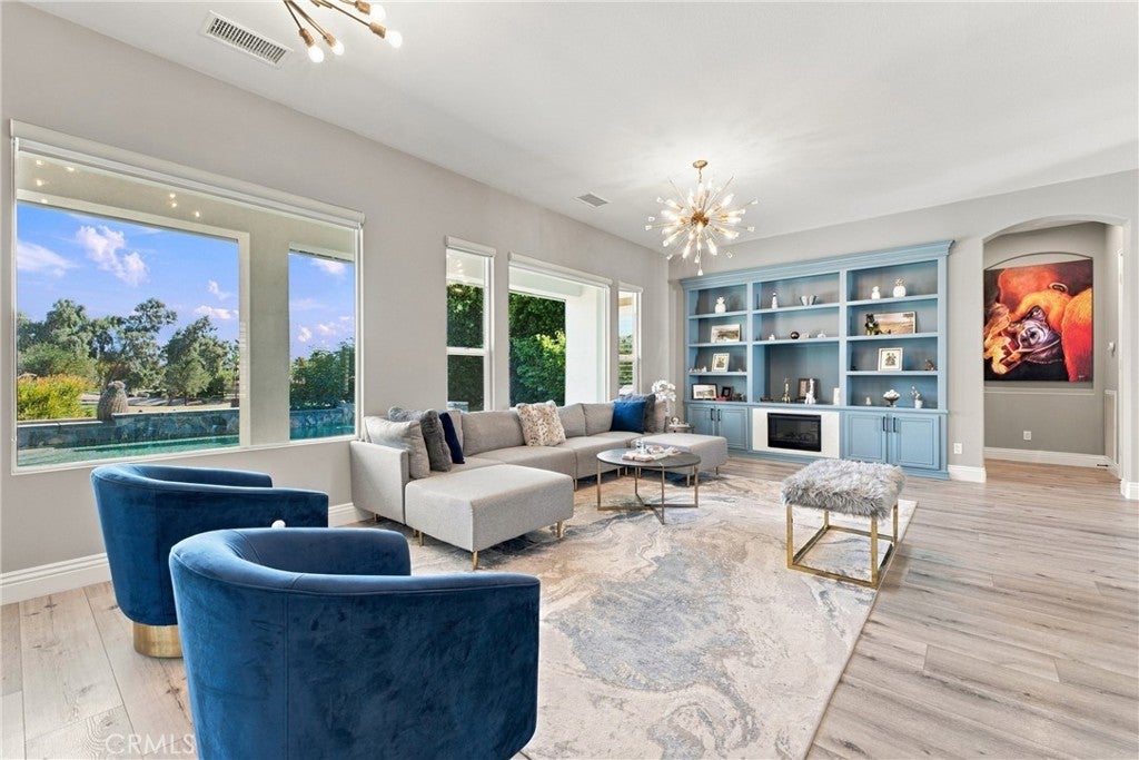 61502 Topaz Drive