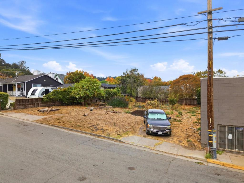 212 Mora Street