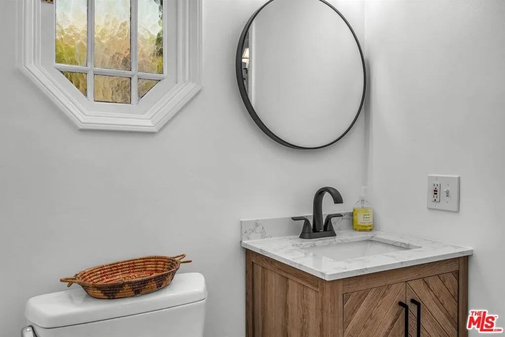 Studio City, California 91604, United States, 3 Bedrooms Bedrooms, ,2 BathroomsBathrooms,Residential,Active,161823