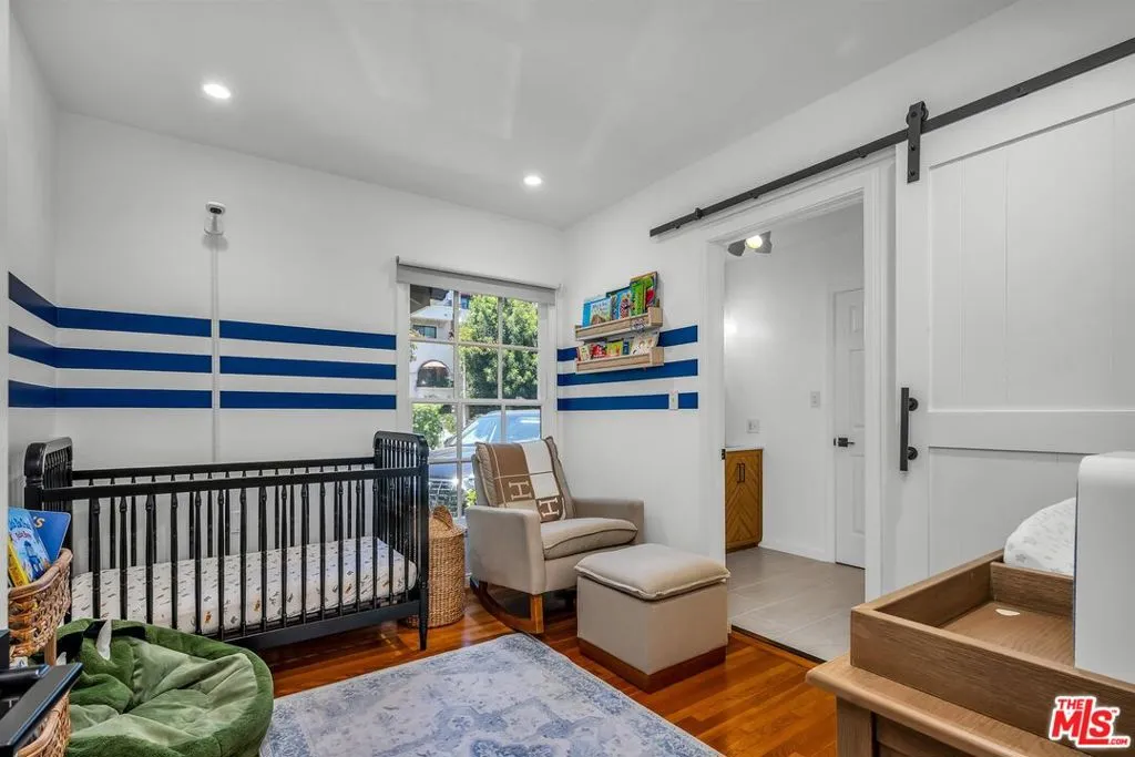 Studio City, California 91604, United States, 3 Bedrooms Bedrooms, ,2 BathroomsBathrooms,Residential,Active,161823