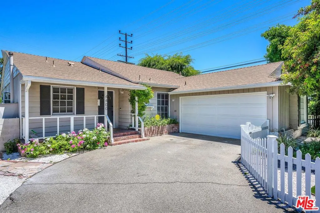 Studio City, California 91604, United States, 3 Bedrooms Bedrooms, ,2 BathroomsBathrooms,Residential,Active,161823