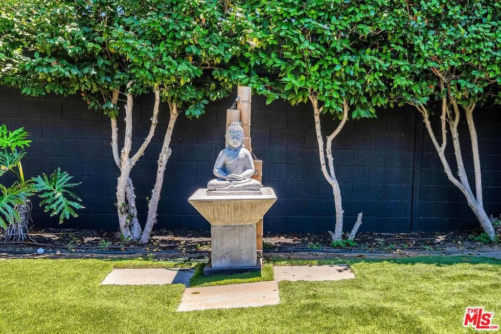 Studio City, California 91604, United States, 3 Bedrooms Bedrooms, ,2 BathroomsBathrooms,Residential,Active,161823