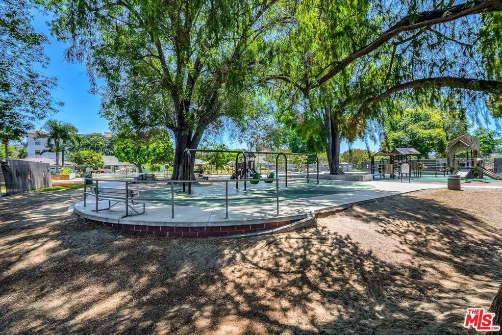 Studio City, California 91604, United States, 3 Bedrooms Bedrooms, ,2 BathroomsBathrooms,Residential,Active,161823