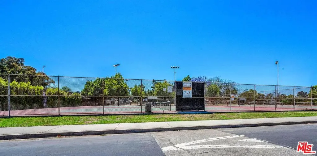 Studio City, California 91604, United States, 3 Bedrooms Bedrooms, ,2 BathroomsBathrooms,Residential,Active,161823