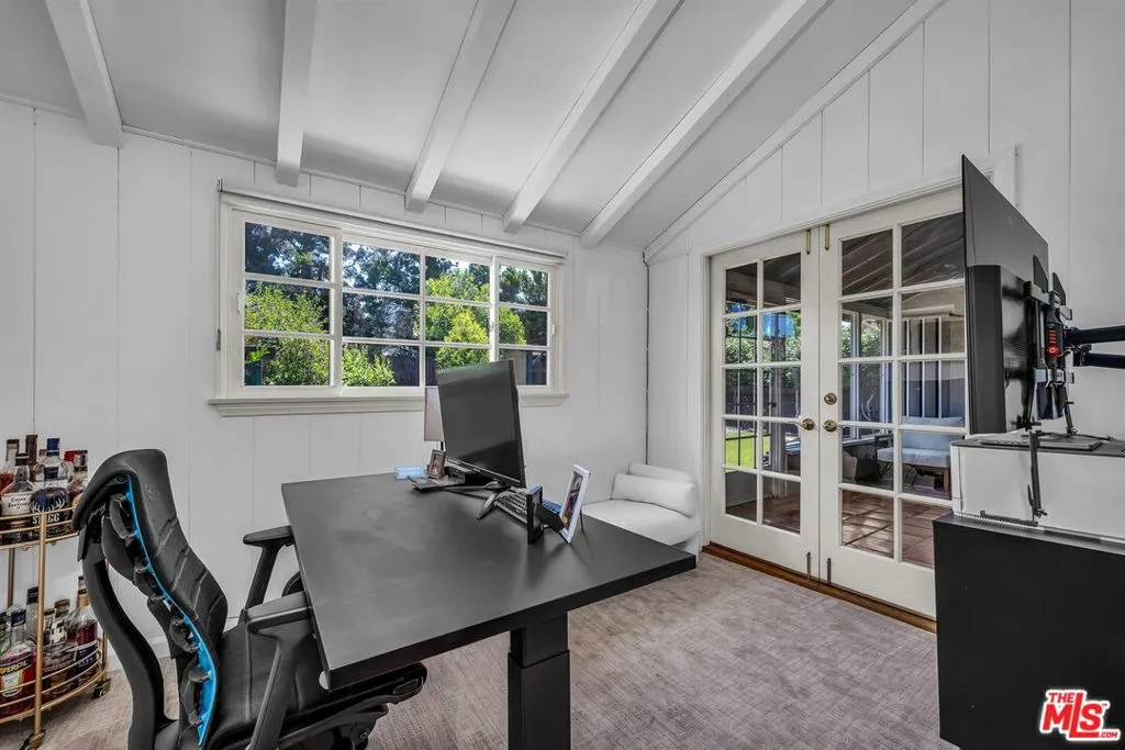 Studio City, California 91604, United States, 3 Bedrooms Bedrooms, ,2 BathroomsBathrooms,Residential,Active,161823