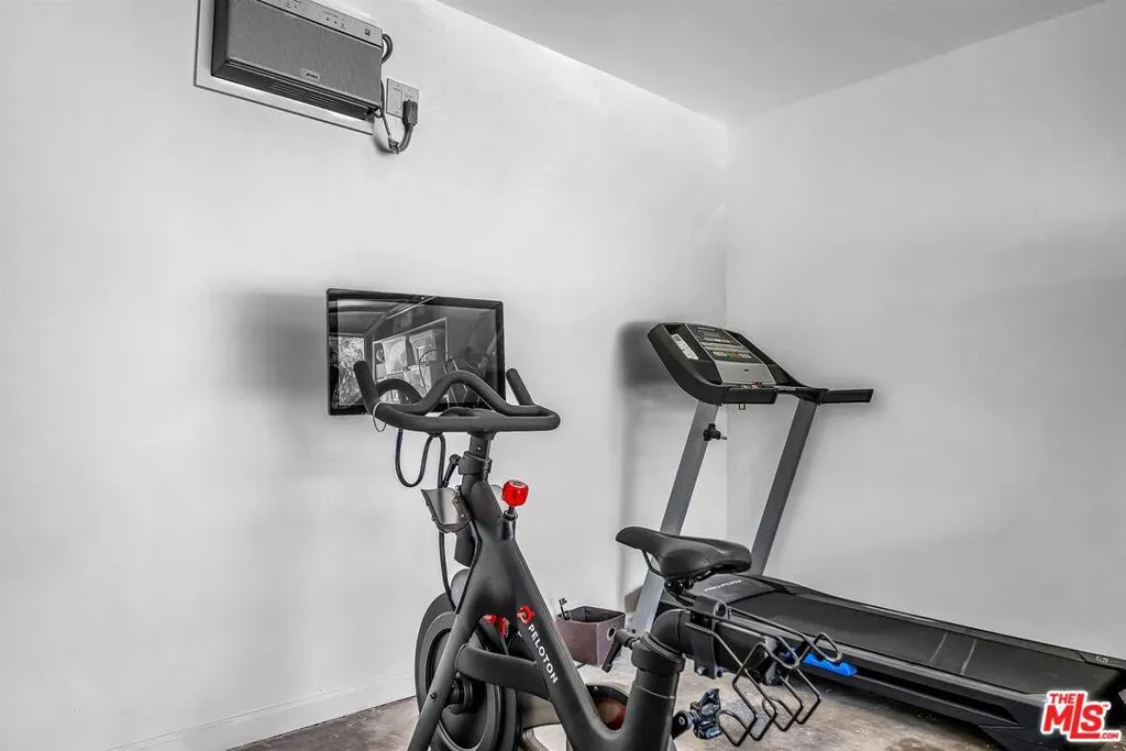 Studio City, California 91604, United States, 3 Bedrooms Bedrooms, ,2 BathroomsBathrooms,Residential,Active,161823