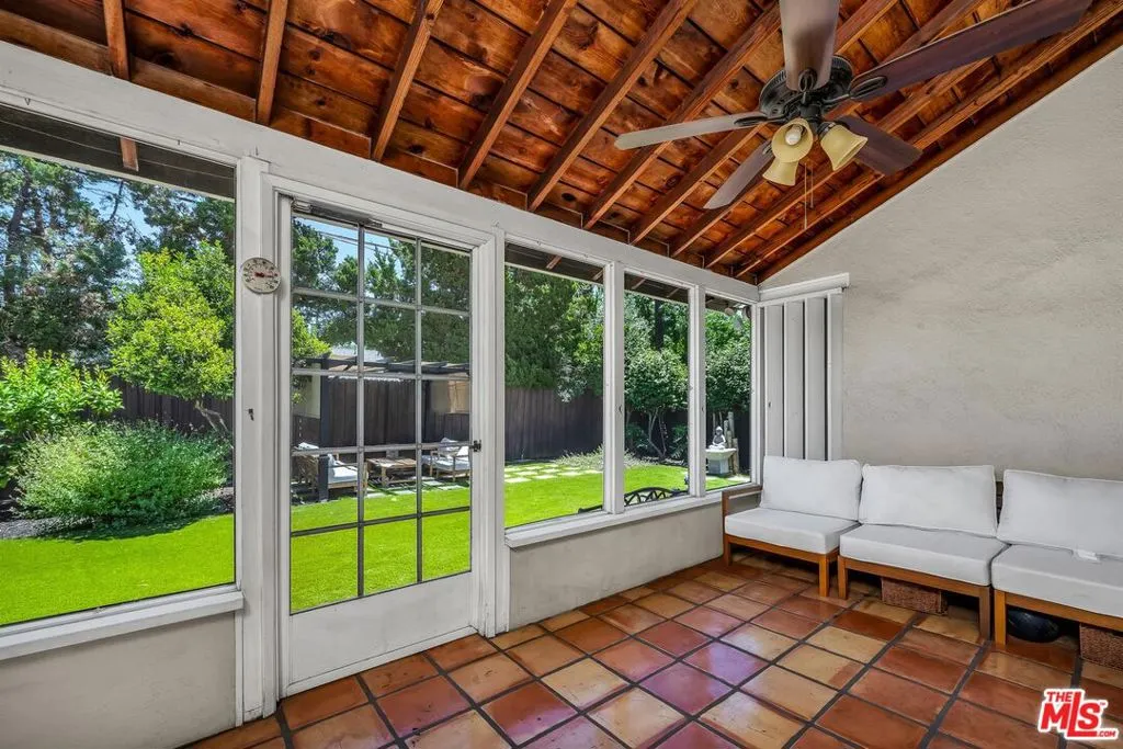 Studio City, California 91604, United States, 3 Bedrooms Bedrooms, ,2 BathroomsBathrooms,Residential,Active,161823