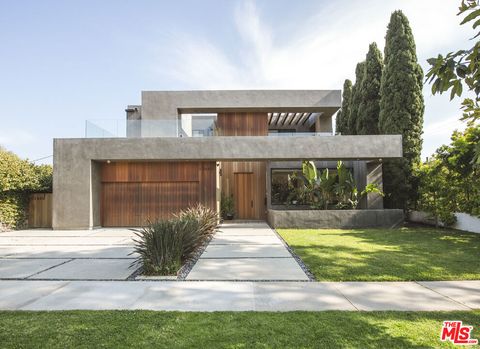 Photo of 12662 Rose Avenue, Los Angeles, CA 90066 (MLS # 26662661)