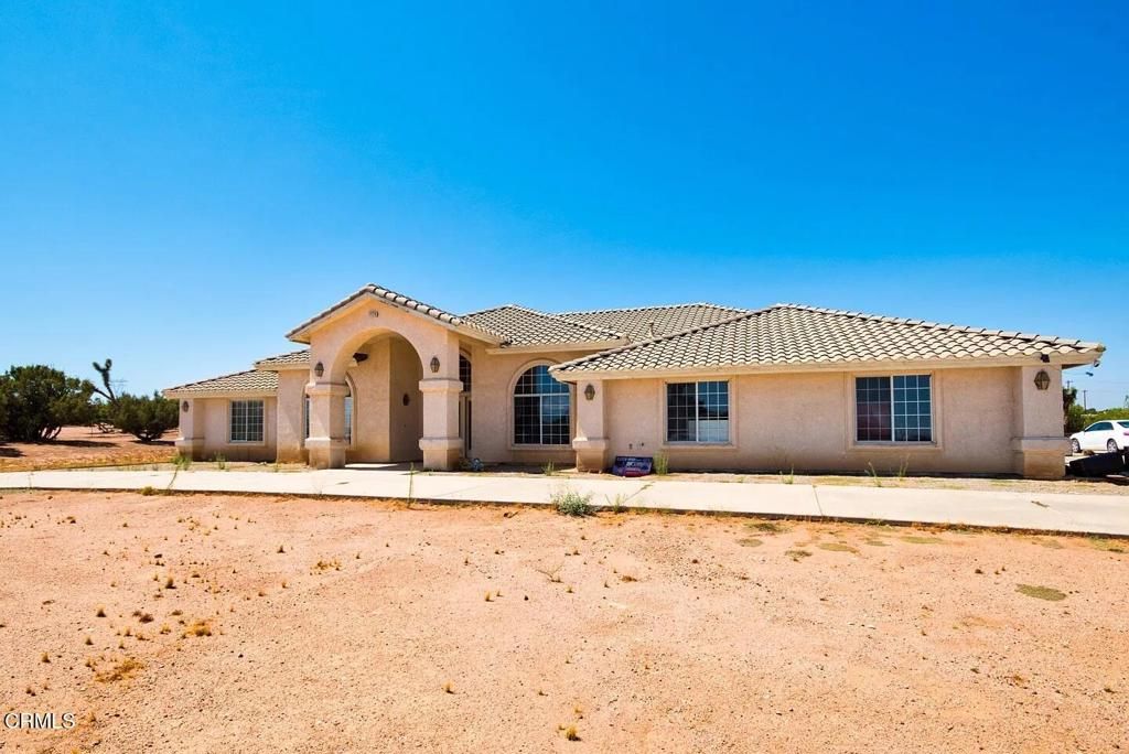 Photo of 7176 Cataba Road, Oak Hills, CA 92344 (MLS # P1-26049)