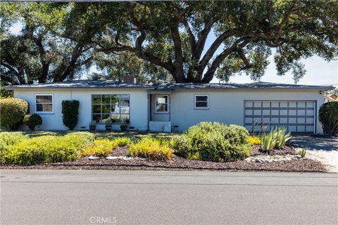 Photo of 240 Oak ST, Paso Robles, CA 93446 (MLS # NS26165728)
