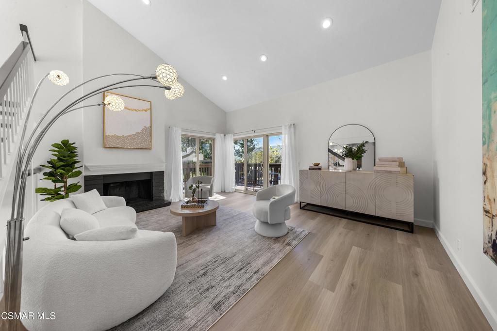 Photo of 619 Kendale Lane, Thousand Oaks, CA 91360 (MLS # 226001601)