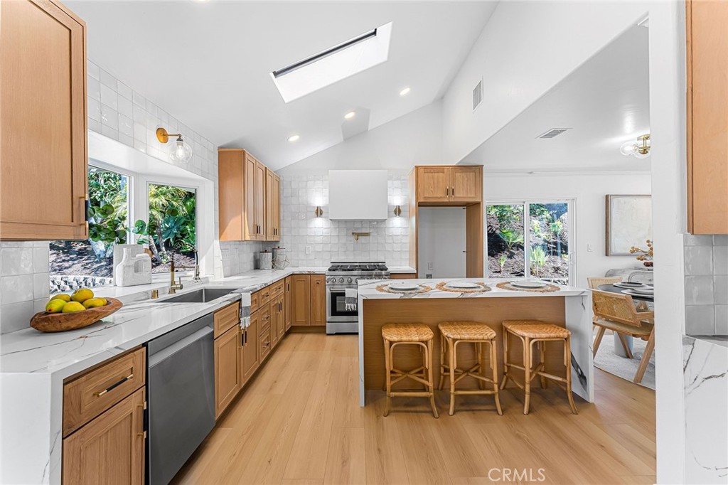 25191 Via Piedra Blanca