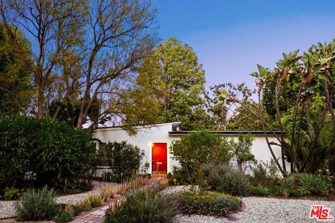 5940 Varna Avenue Valley Glen CA 91401