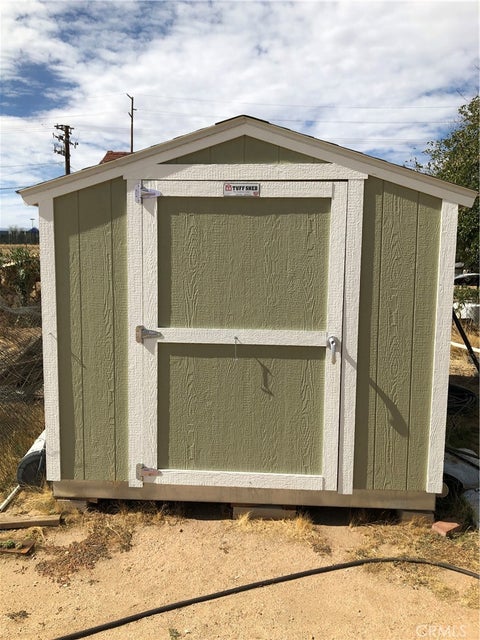 Tiny photo for 15333 Jasmine ST, Victorville, CA 92395 (MLS # IV26225845)