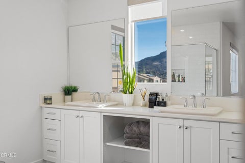 Tiny photo for 509 Snowdrop Lane, Santa Paula, CA 93060 (MLS # V1-38959)