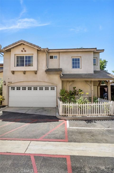 Photo of 14522 Day Lily LN, Panorama City, CA 91402 (MLS # SR26151485)