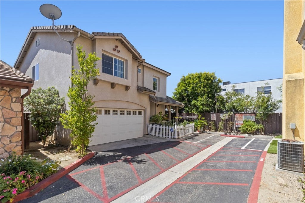 14522 Day Lily LN, Panorama City CA 91402