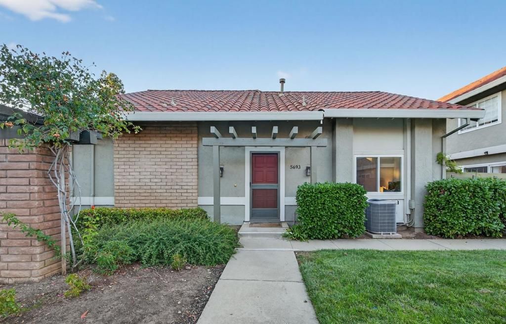 Photo of 5693 Seifert Avenue, San Jose, CA 95118 (MLS # ML82024987)