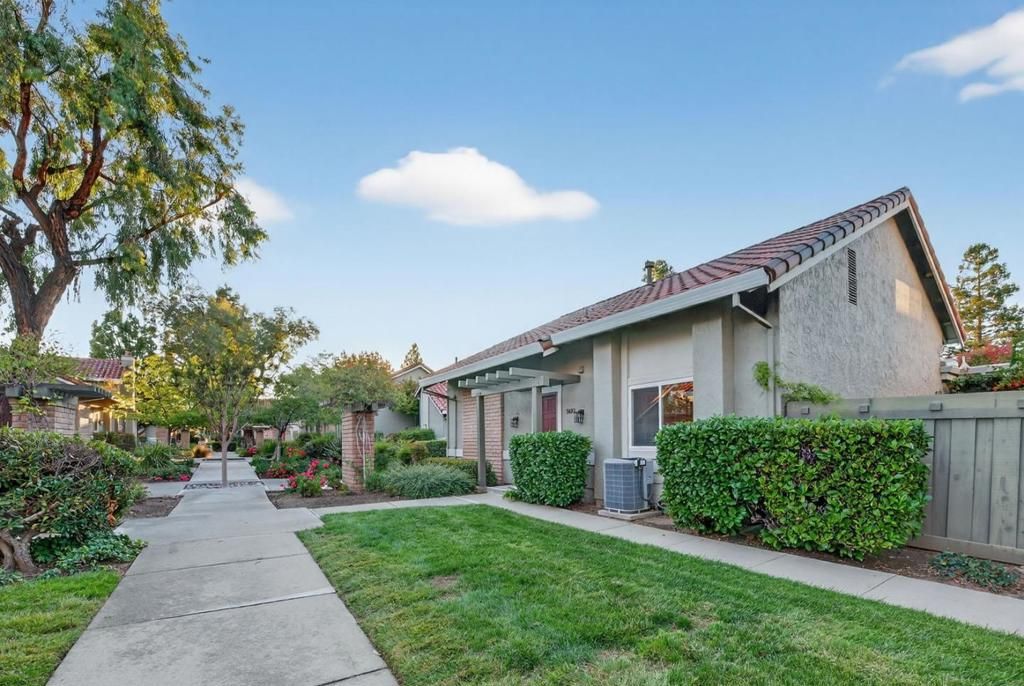 Photo of 5693 Seifert Avenue, San Jose, CA 95118 (MLS # ML82024987)