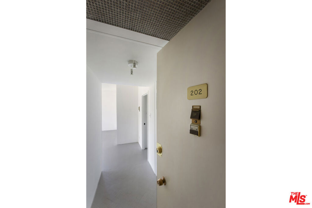 4411 Los Feliz Boulevard 202