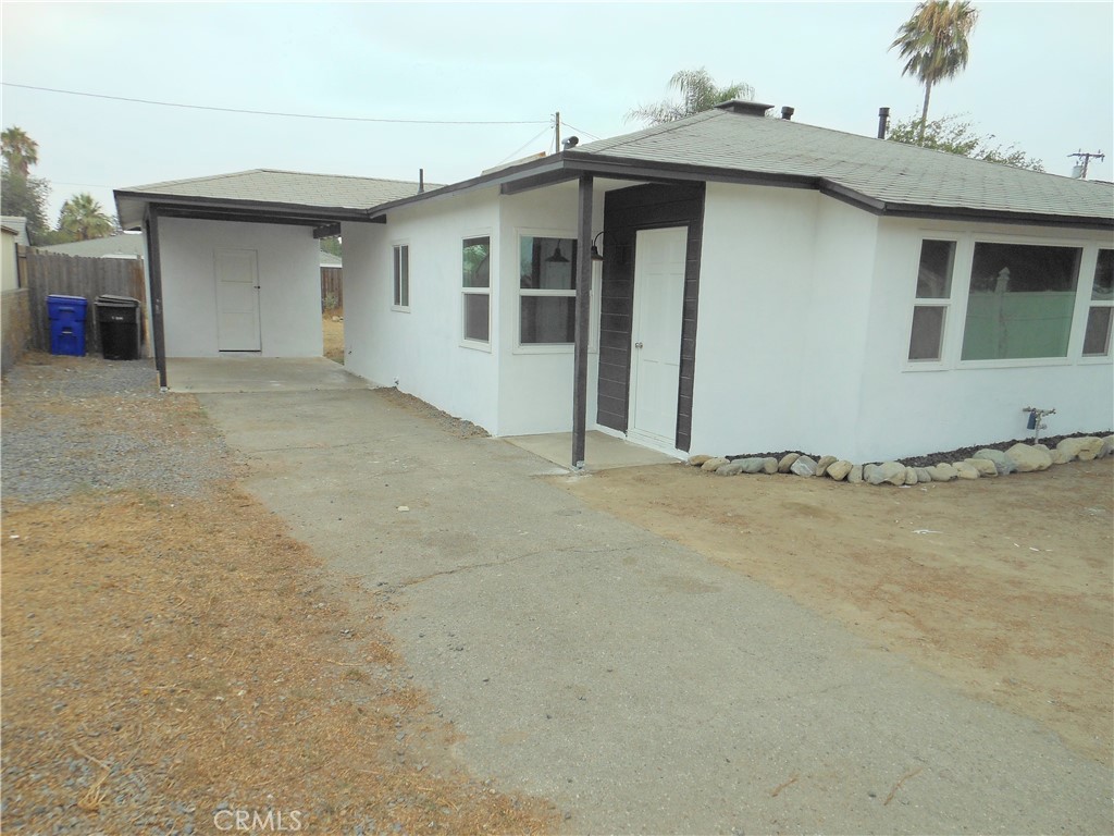 Cozy home in Fontana, California! This beautiful house features a spacious open floor plan that is perfect for entertaining guests or simply enjoying cozy family nights. This stunning house boasts an open floor plan with 3 bedrooms and 1 bathroom. The living room, kitchen, bedrooms have Laminate flooring. New kitchen Cabinets, Quartz counter tops, New Kitchen Vanities, New bathroom. Good size flat lot, this property offers possible RV parking and access to the backyard, ideal for outdoor enthusiasts or those with toys to store.
