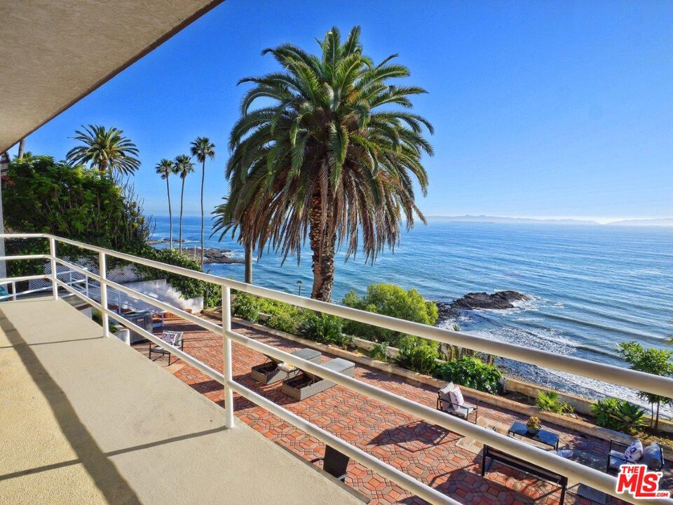 2105 W Paseo Del Mar