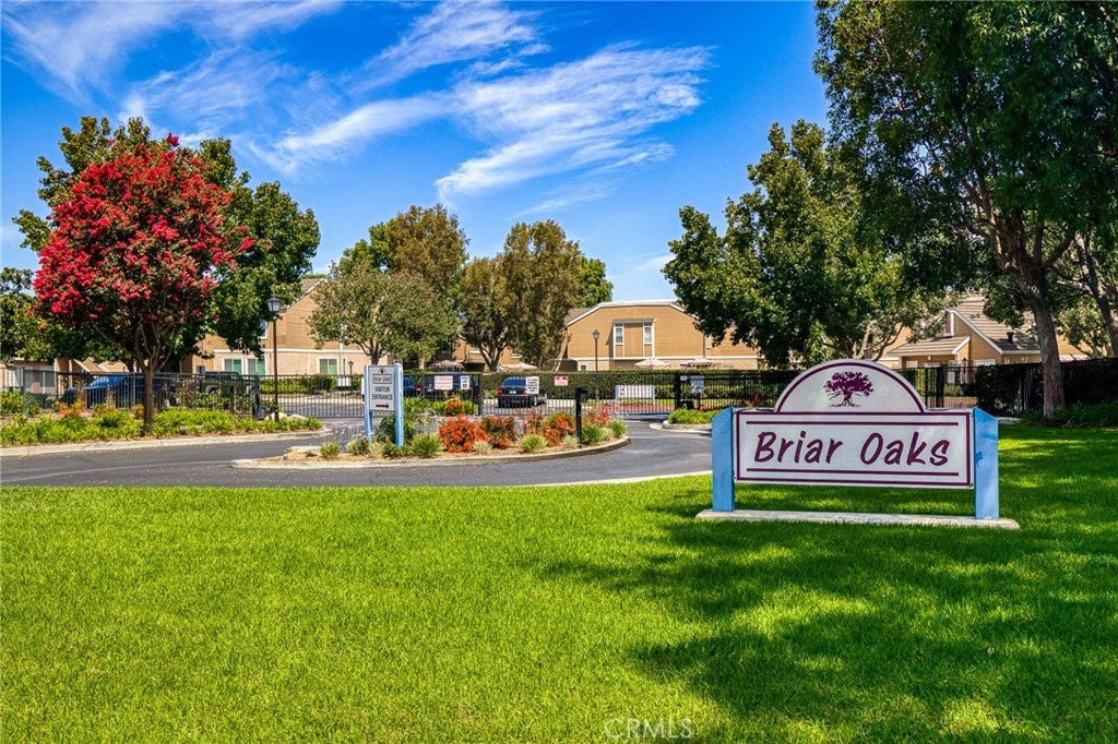 10435 W Briar Oaks Drive