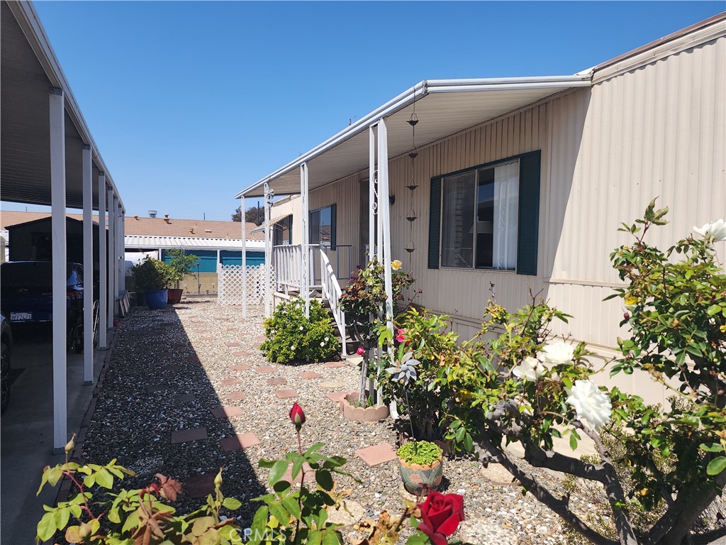 19251 brookhurst 137