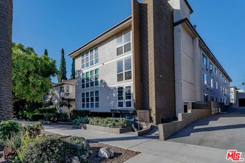 Photo of 1833 N NORMANDIE Avenue #204, Los Angeles, CA 90027 (MLS # 26635411)