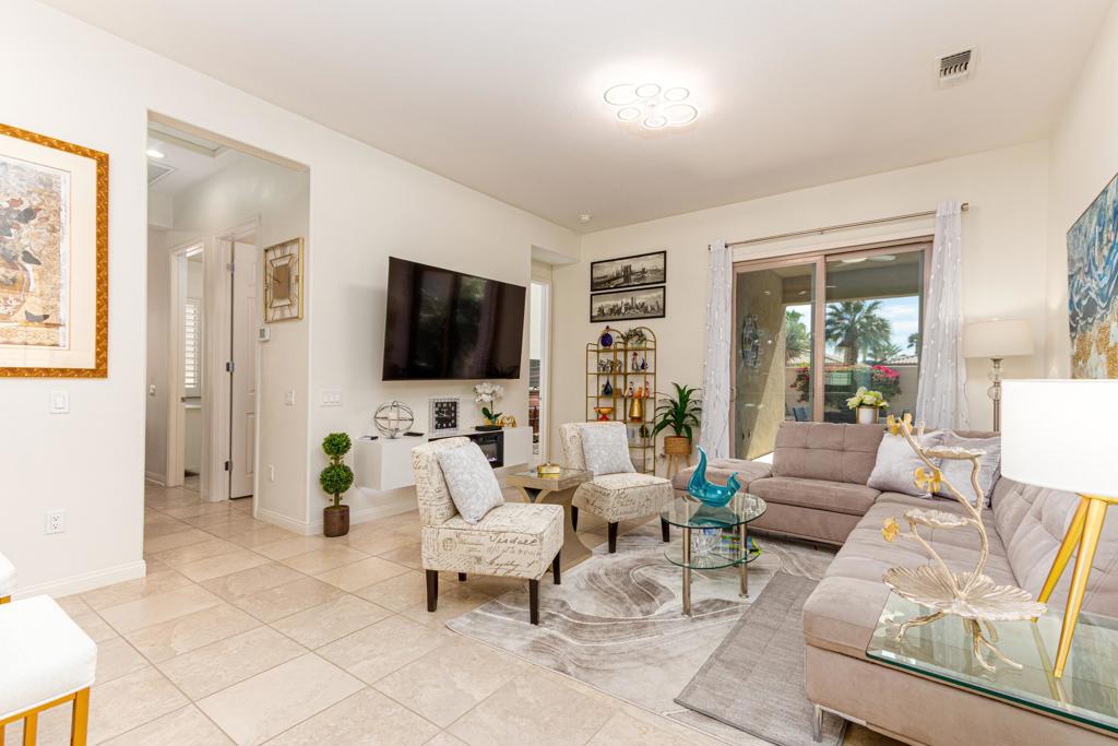 81907 Avenida Bahia