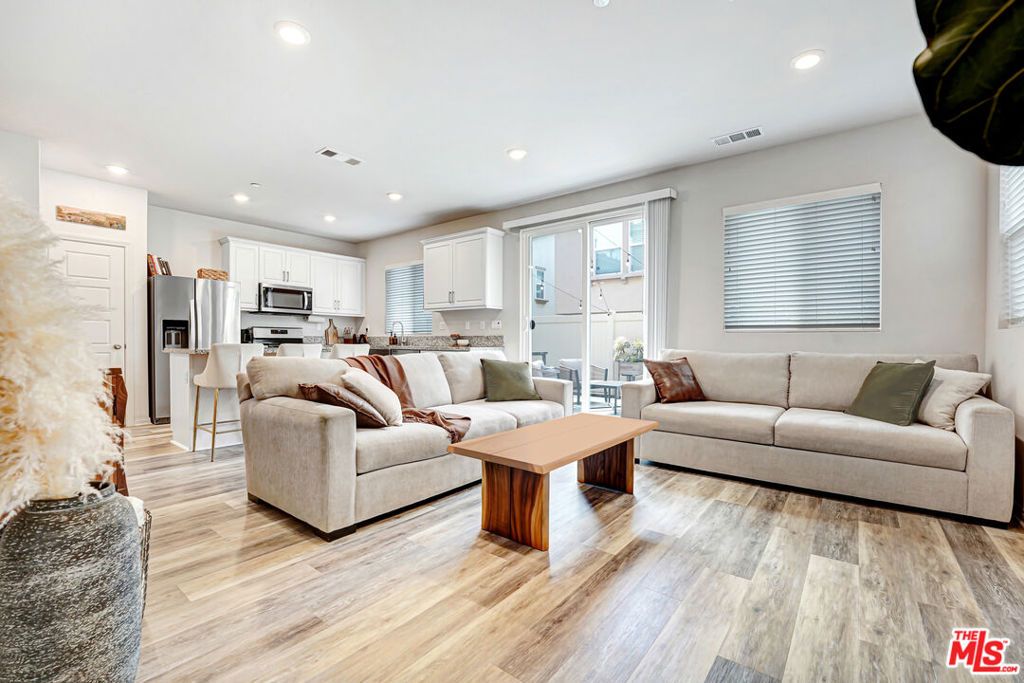 Photo of 11809 Vienna Lane, Los Angeles, CA 90047 (MLS # 26674767)