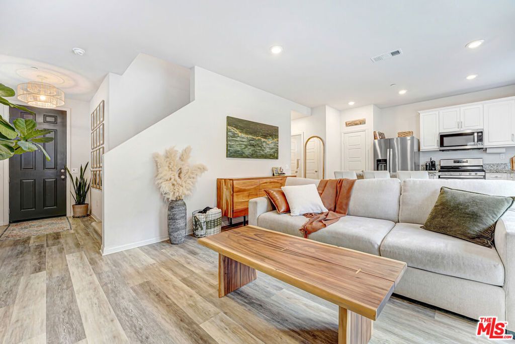 Photo of 11809 Vienna Lane, Los Angeles, CA 90047 (MLS # 26674767)