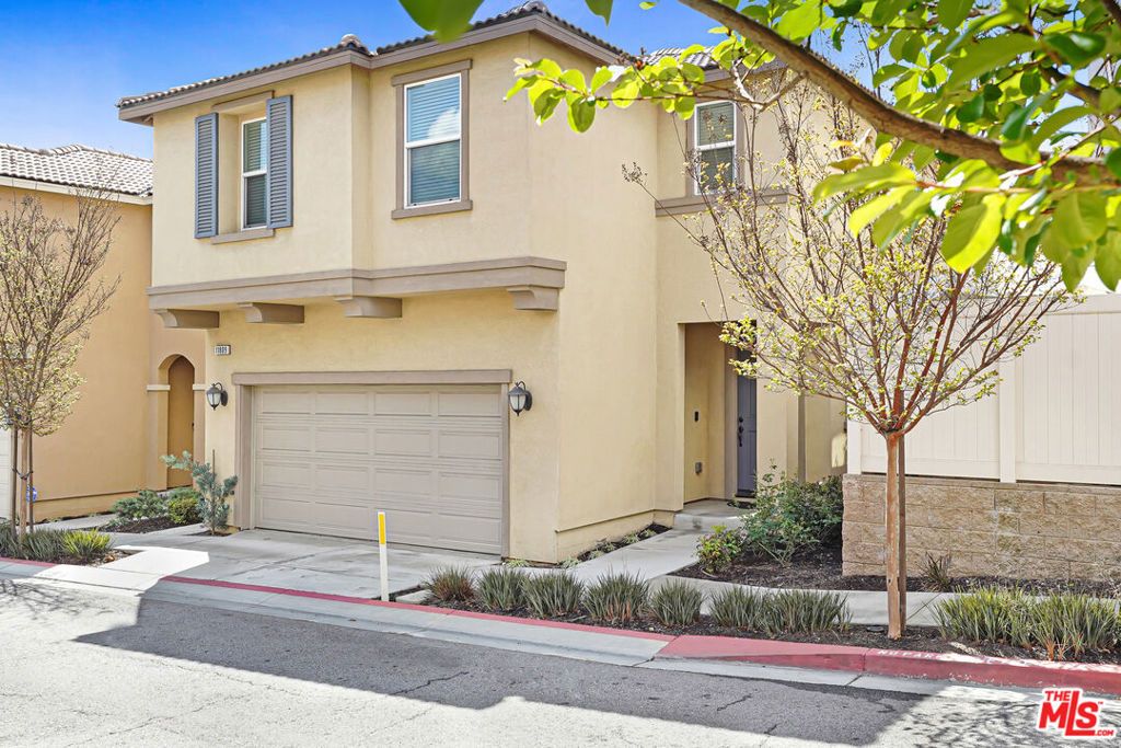 Photo of 11809 Vienna Lane, Los Angeles, CA 90047 (MLS # 26674767)