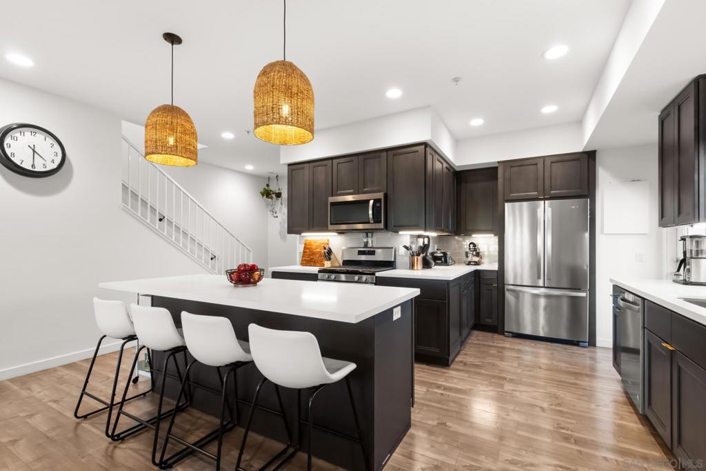 4100 Voltaire St 102