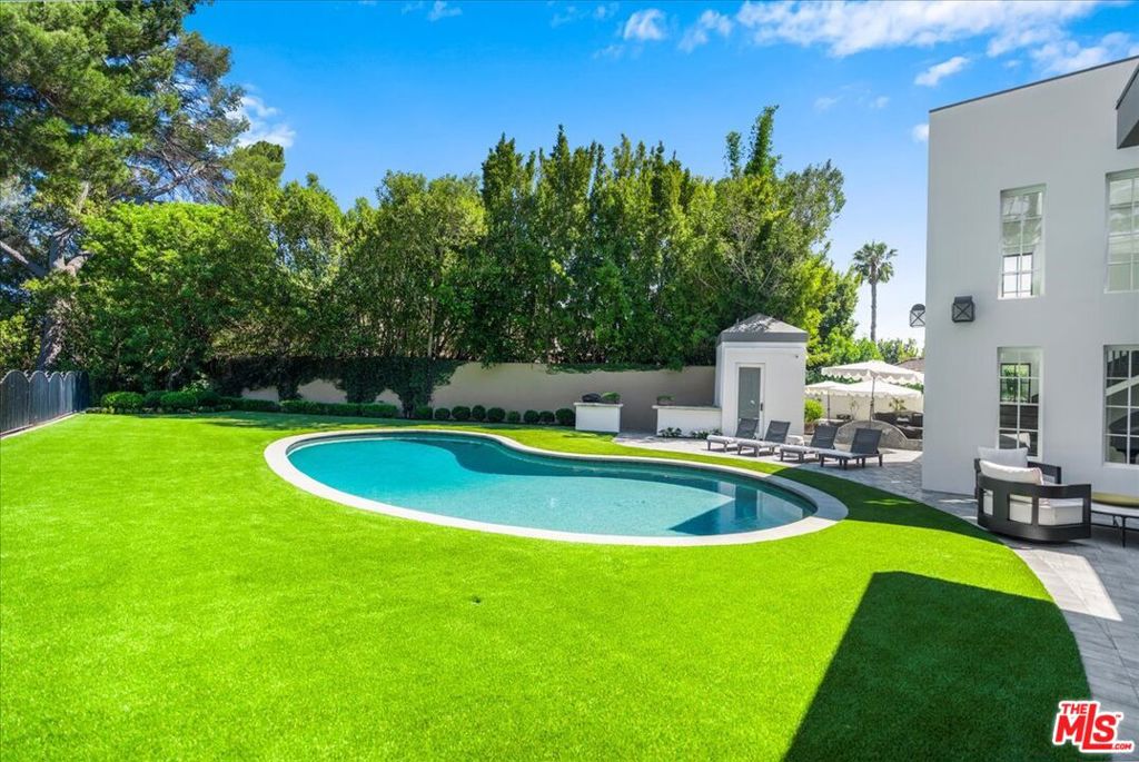 1100 Pine Drive