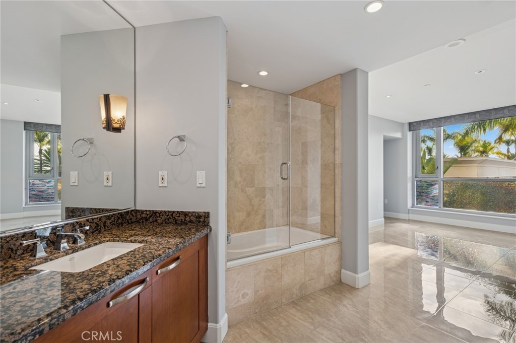 The Plaza (5000 and 8000) (PLZA) - Residential Lease