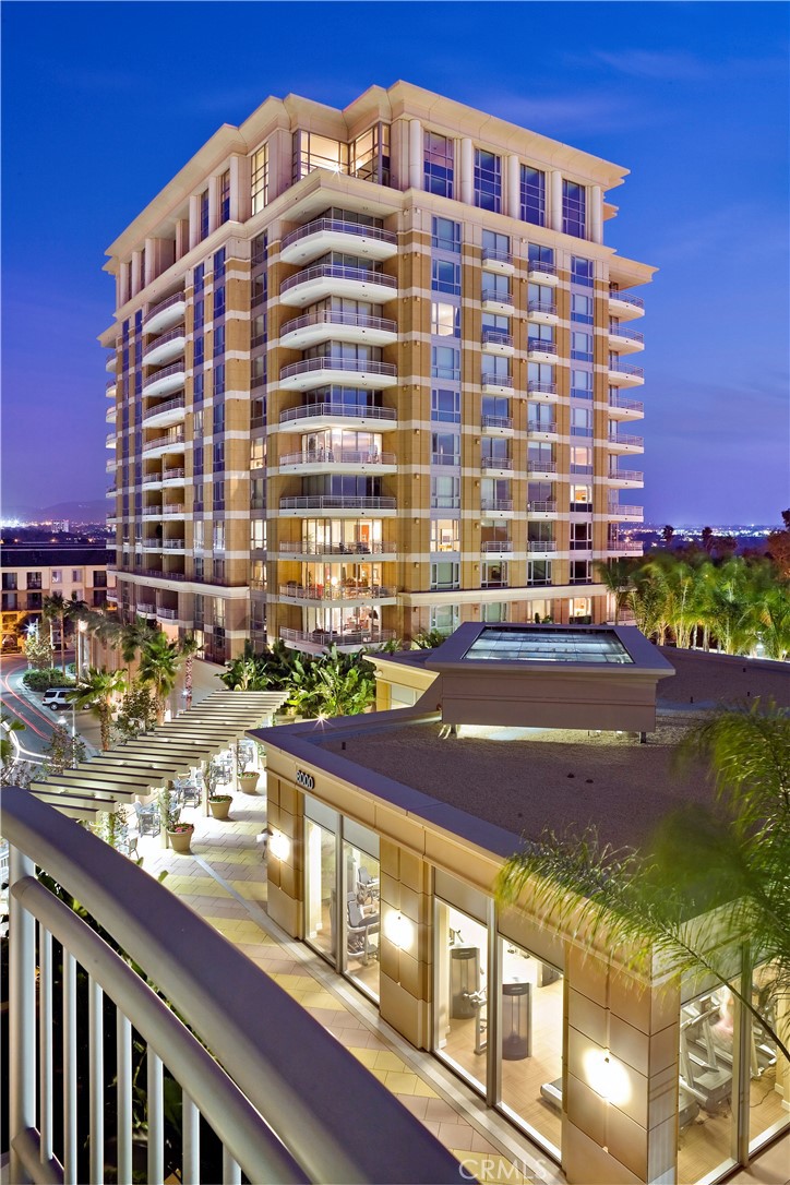 The Plaza (5000 and 8000) (PLZA) - Residential Lease