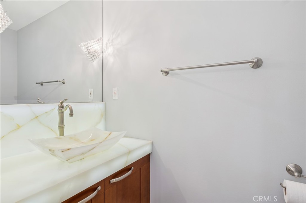 The Plaza (5000 and 8000) (PLZA) - Residential Lease