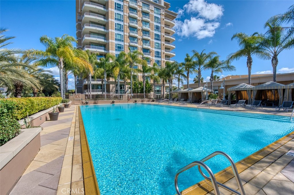 The Plaza (5000 and 8000) (PLZA) - Residential Lease