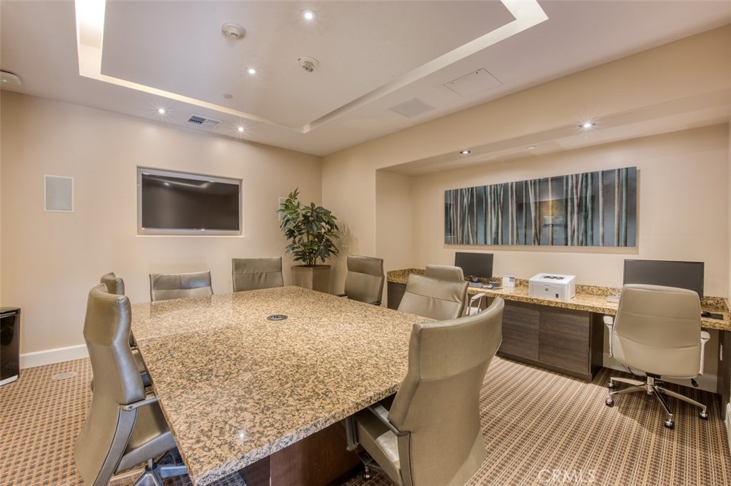 The Plaza (5000 and 8000) (PLZA) - Residential Lease