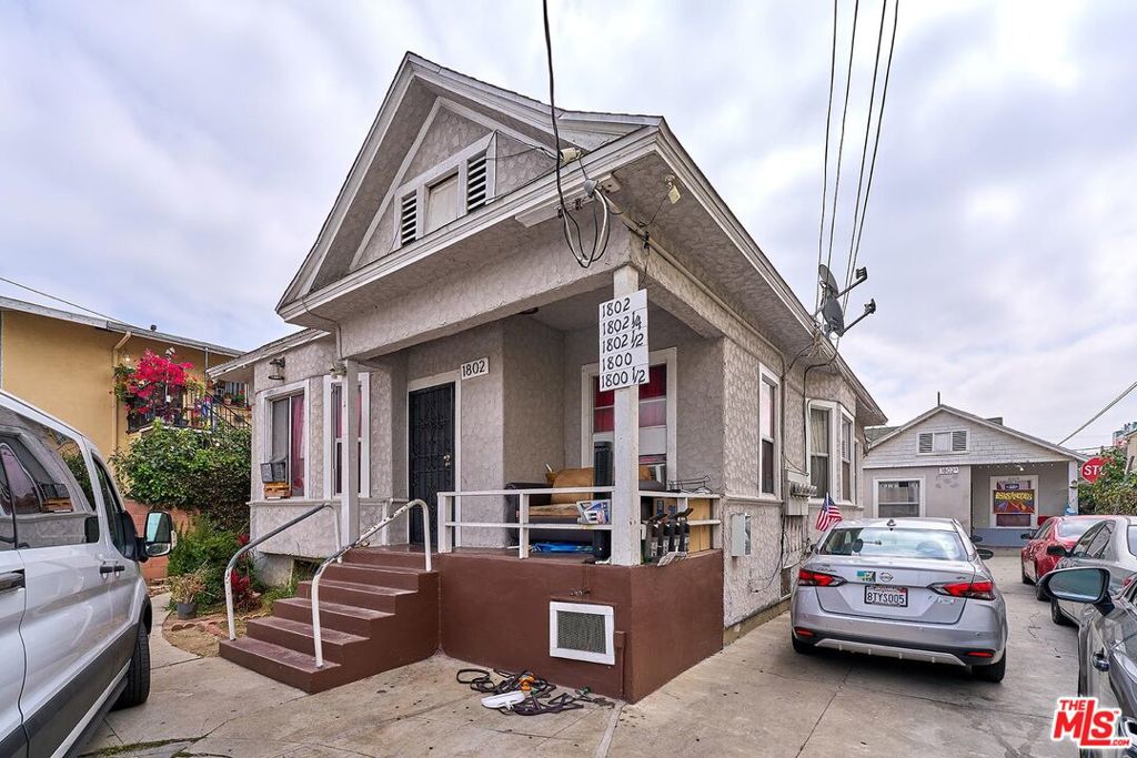 1800 S New England Street