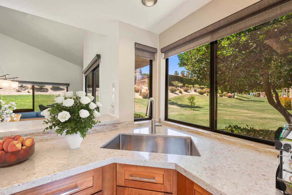 49271 Mariposa Drive
