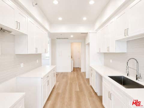 Photo of 10390 WILSHIRE Boulevard #1804, Los Angeles, CA 90024 (MLS # 26890835)