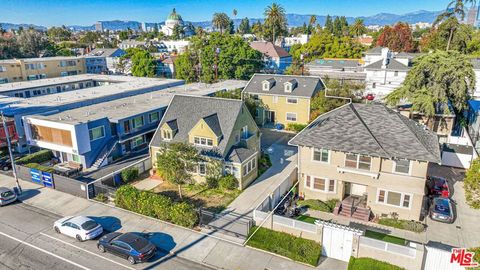 Photo of 921 W 30th Street, Los Angeles, CA 90007 (MLS # 25619647)