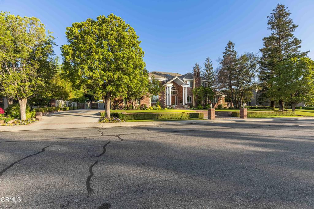 2300 Weybridge Drive